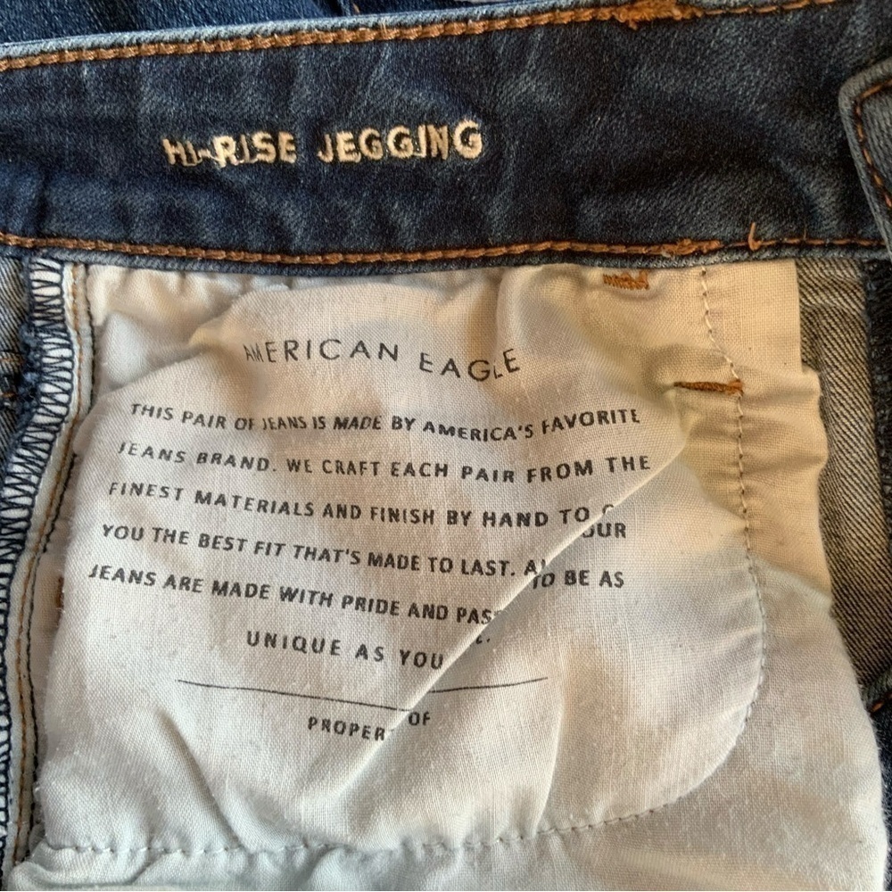American Eagle Women’s Jeans Hi-Rise Distressed Jegging Crop, Size 6 Short - Picture 4 of 5